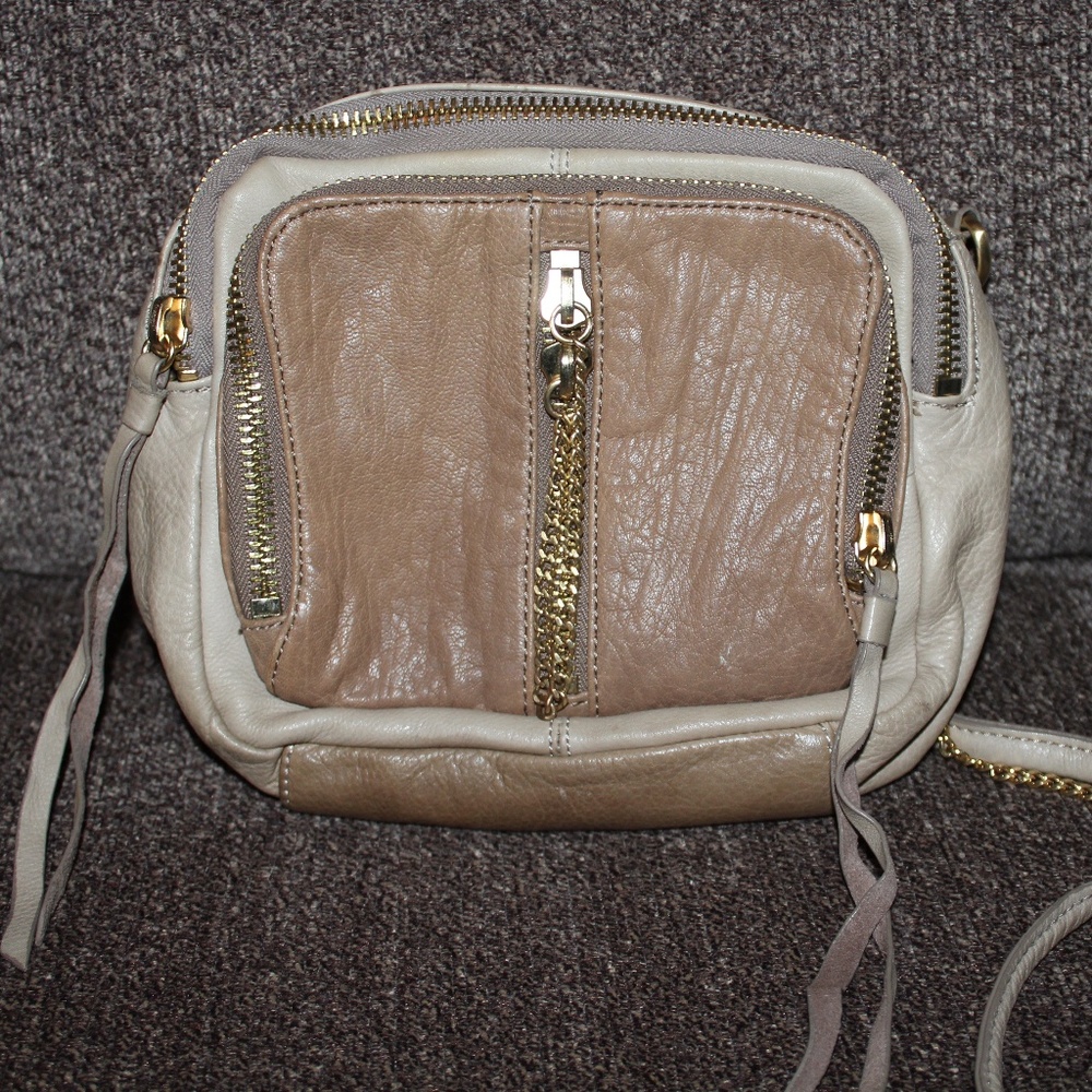 Kelsie Dagger Tan Leather Purse